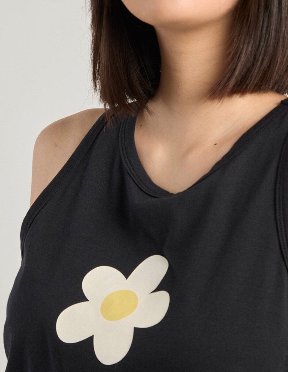 Top cuello redondo escote regular 4