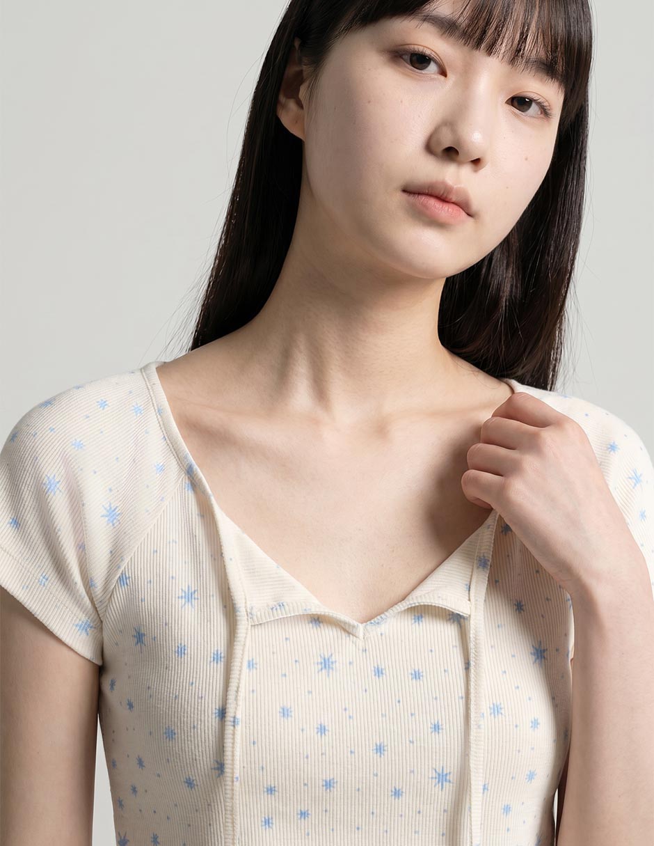 Playera manga corta cuello con amarre para mujer 3